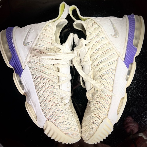 Nike LeBron XVI 16 Buzz Lightyear Mid. In Original Box. AQ2465-102. Size 4.5Y - Picture 15 of 16